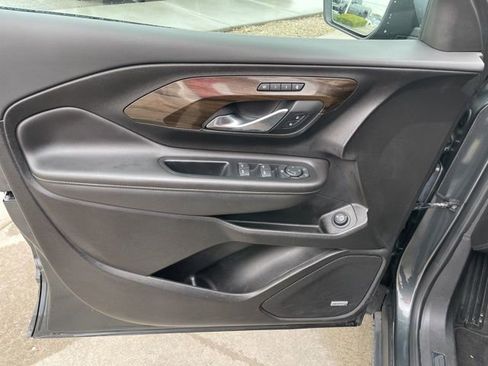 Used 2019 GMC Terrain Denali w/ Advanced Safety Package AWD/4WD image 15