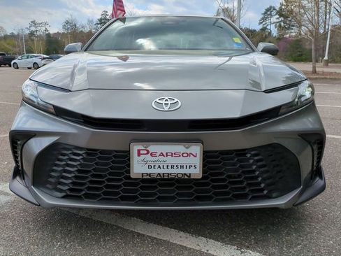 Used 2025 Toyota Camry SE image 9