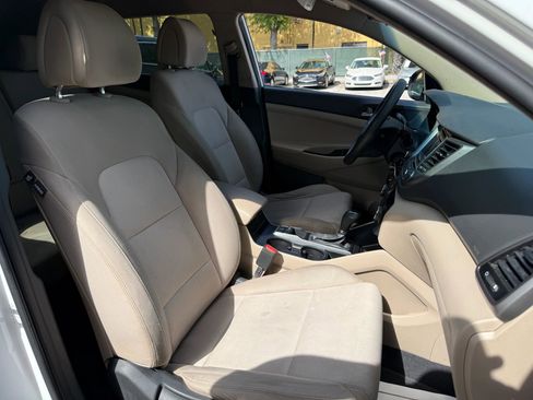 Used 2018 Hyundai Tucson SE image 16