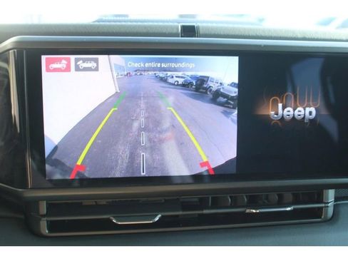 Used 2024 Jeep Wrangler Unlimited Rubicon w/ XTREMEE 35" Tire Package image 26