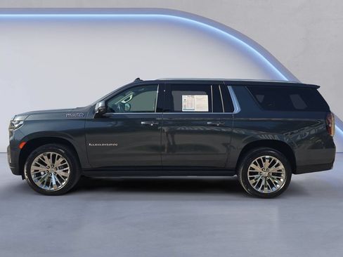 Used 2021 Chevrolet Suburban High Country w/ Premium Package AWD/4WD image 2