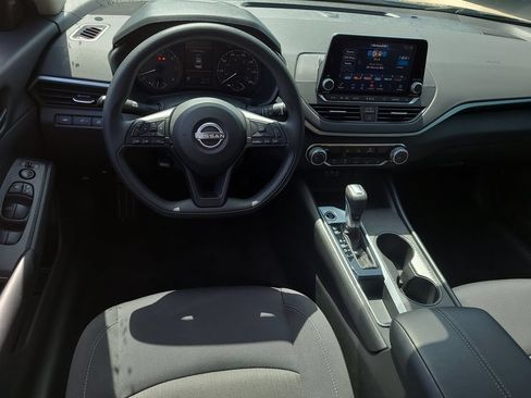 Certified 2025 Nissan Altima 2.5 S FWD image 10
