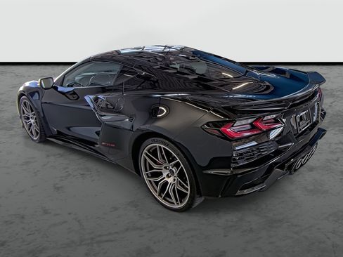 Used 2024 Chevrolet Corvette Z06 w/ Stealth Interior Trim Package RWD image 11