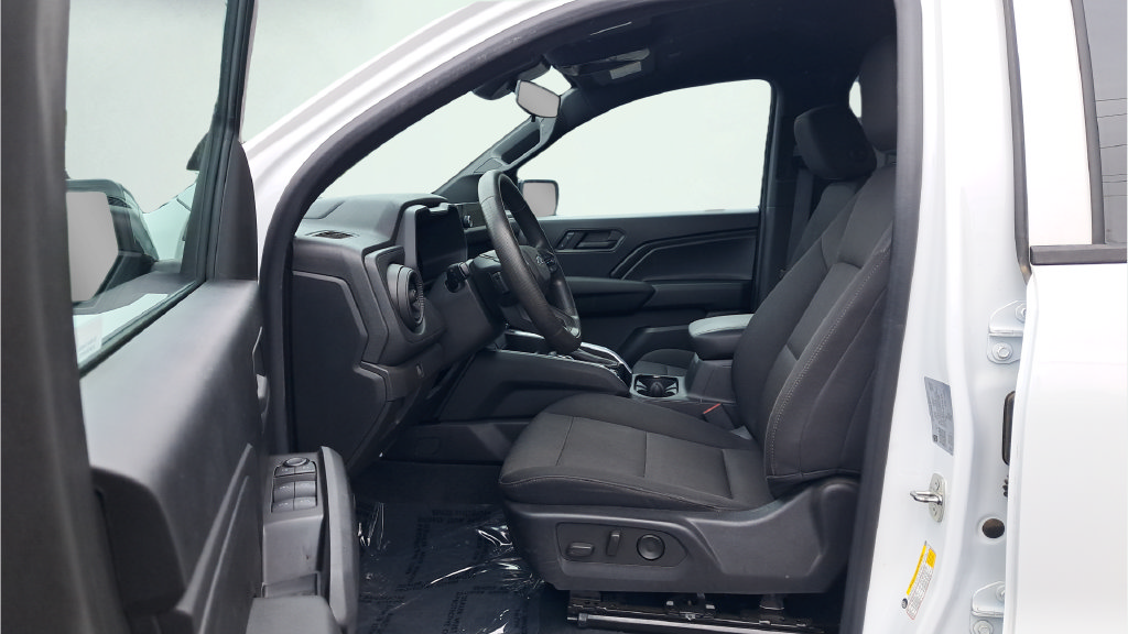 Used 2023 Chevrolet Colorado Trail Boss w/ Technology Package AWD/4WD image 10