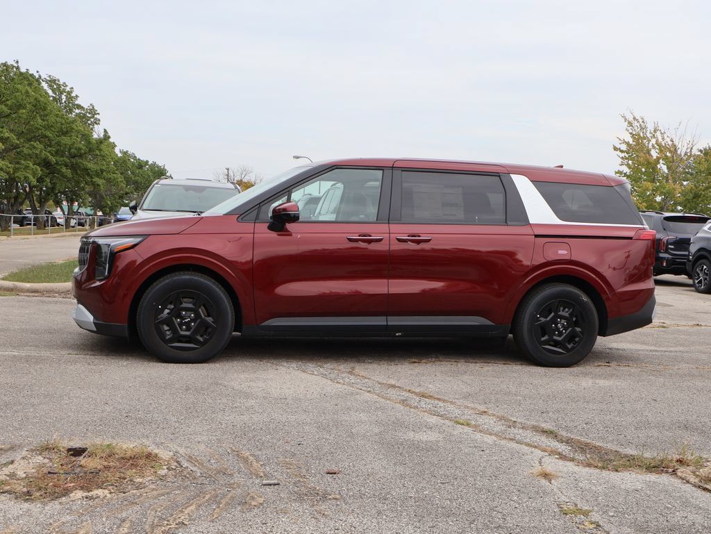 New 2025 Kia Carnival FWD image 4