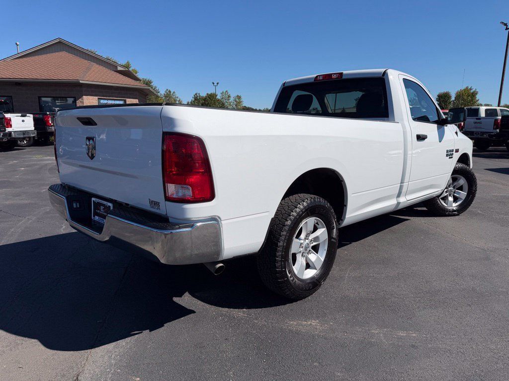Used 2022 RAM 1500 Classic SLT AWD/4WD image 7
