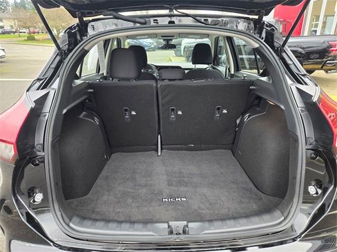 Used 2024 Nissan Kicks S image 14