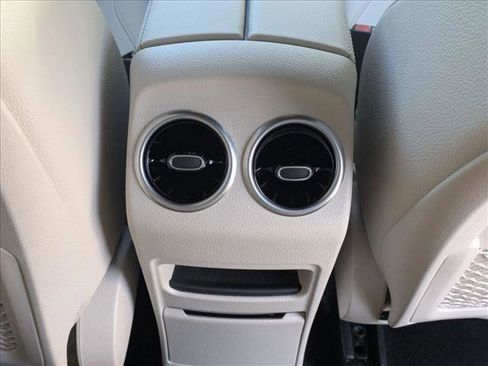 Certified 2025 Mercedes-Benz GLB 250 image 16