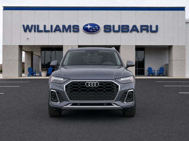 Used 2024 Audi Q5 2.0T Premium Plus w/ Premium Plus Package AWD/4WD image 2