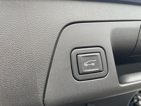 Used 2023 Buick Envision Preferred image 6