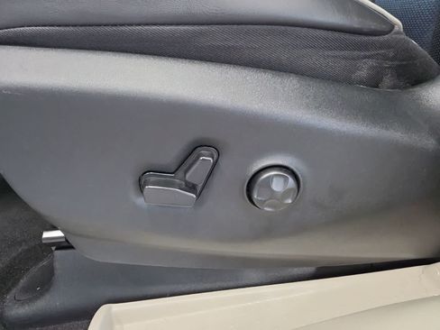 Used 2023 Chrysler Pacifica Limited FWD image 20