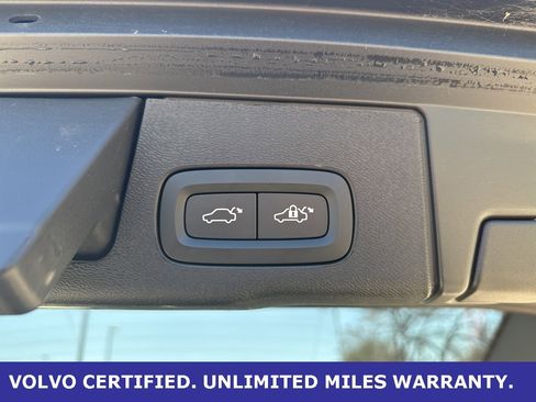 Certified 2024 Volvo XC60 B5 Ultimate w/ Protection Package Premier image 9