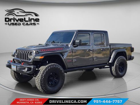 Used 2024 Jeep Gladiator Rubicon w/ Technology Group AWD/4WD image 9