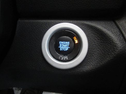 Used 2016 RAM 3500 Laramie image 36