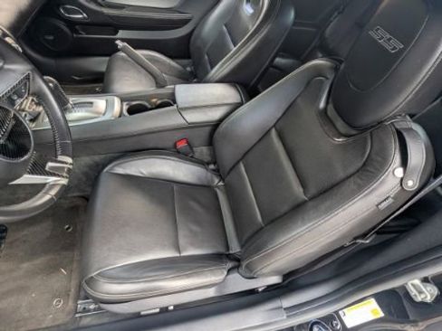 Used 2010 Chevrolet Camaro SS w/ RS Package image 16