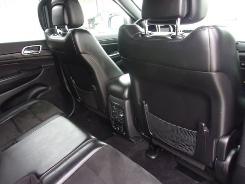 Used 2022 Jeep Grand Cherokee Laredo X image 14