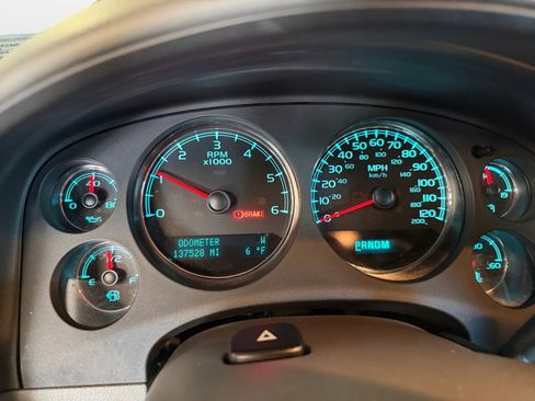 Used 2013 GMC Yukon SLT w/ SLT-2 Equipment Package AWD/4WD image 14