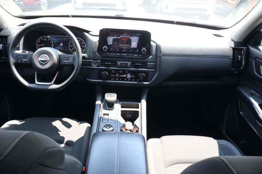 Used 2023 Nissan Pathfinder S AWD/4WD image 17