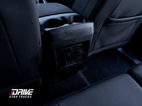 Used 2024 Chevrolet Colorado Z71 w/ Z71 Convenience Package 2 image 22