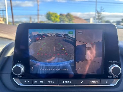 Used 2021 Nissan Rogue SV w/ Premium Package image 8