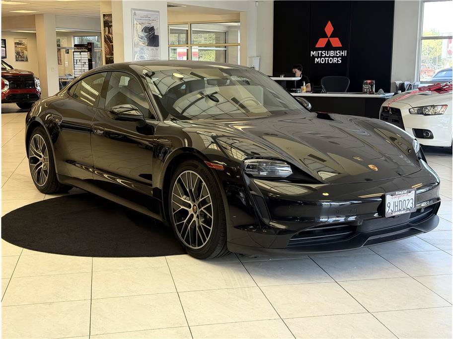 Used 2023 Porsche Taycan w/ Premium Package RWD image 3
