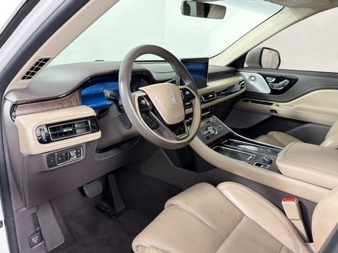 Used 2021 Lincoln Aviator Reserve w/ Equipment Group 210A image 4