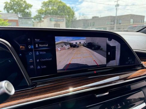 Used 2022 Cadillac Escalade ESV Premium Luxury AWD/4WD image 34