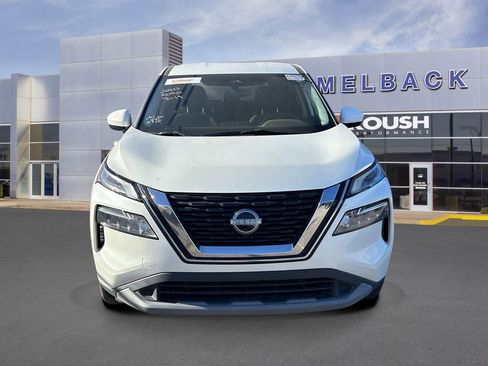 Used 2023 Nissan Rogue SV image 3