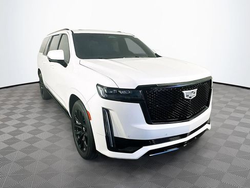 Used 2024 Cadillac Escalade ESV Sport Platinum w/ LPO, ONYX Package AWD/4WD image 2
