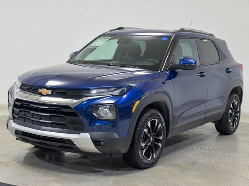 Used 2022 Chevrolet TrailBlazer LT w/ Convenience Package AWD/4WD image 9