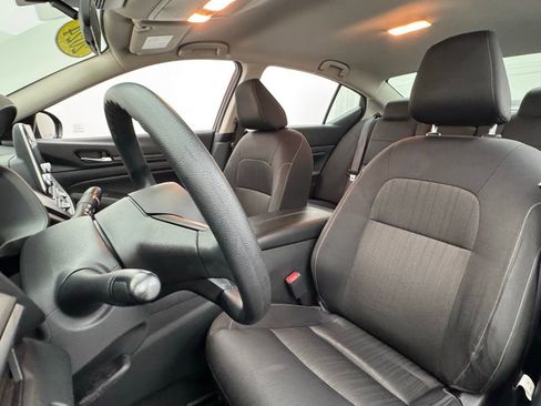 Used 2024 Nissan Altima 2.5 SV image 15