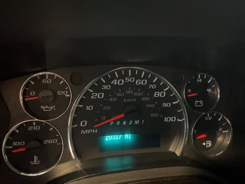 Used 2025 GMC Savana 3500 Extended RWD image 14