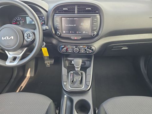 Used 2022 Kia Soul LX w/ Technology Package image 11
