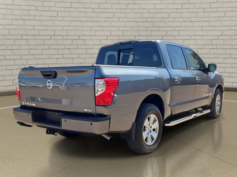 Used 2018 Nissan Titan SV w/ SV Convenience Package RWD image 5