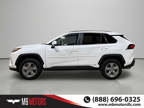 Used 2024 Toyota RAV4 LE AWD/4WD image 6