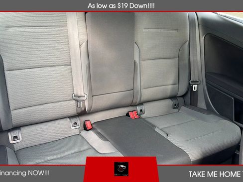 Used 2015 Volkswagen Golf S image 10