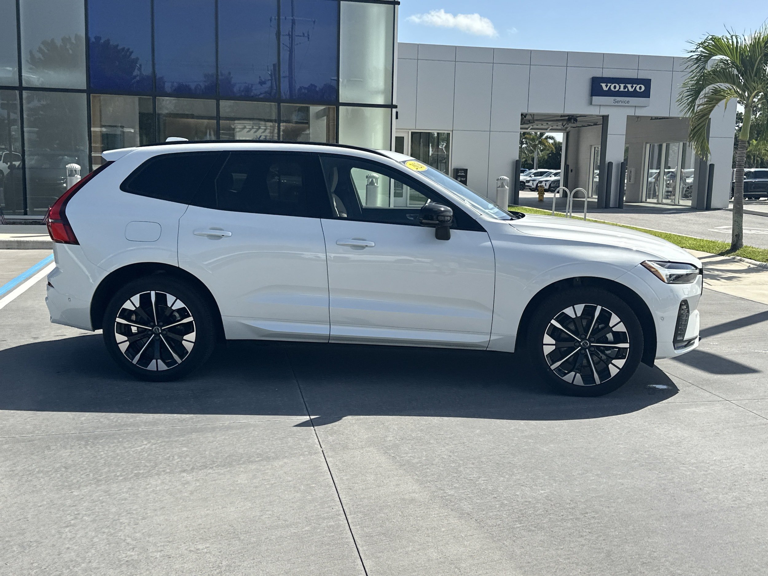 Certified 2026 Volvo XC60 B5 Plus AWD/4WD image 5