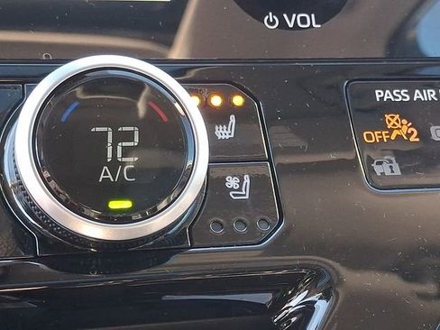 Used 2026 Toyota Highlander Limited image 30