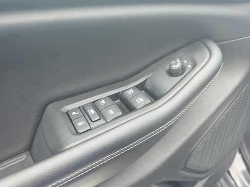 Used 2023 Jeep Grand Cherokee Altitude AWD/4WD image 17