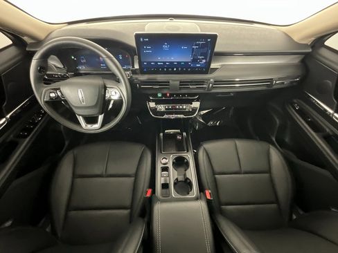 Used 2025 Lincoln Corsair FWD w/ Equipment Group 101A image 10