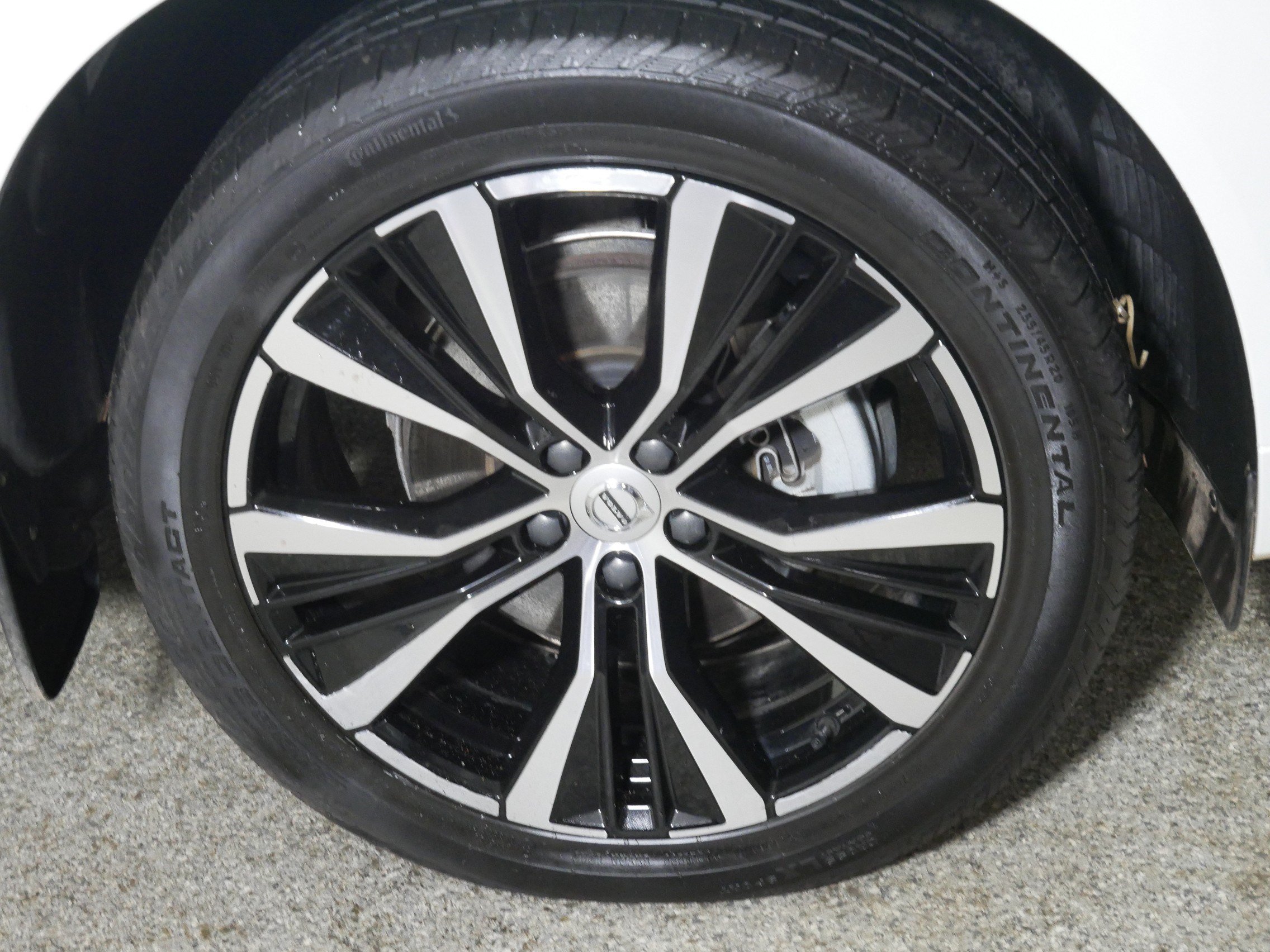 Used 2023 Volvo XC60 B5 Plus w/ Climate Package AWD/4WD image 15