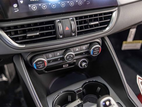 New 2025 Alfa Romeo Giulia AWD image 27