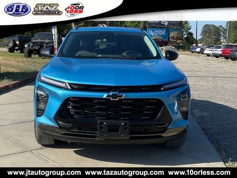 Used 2025 Chevrolet Trax ACTIV w/ Sunroof Package FWD image 2
