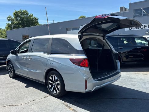 Used 2025 Honda Odyssey EX-L image 19