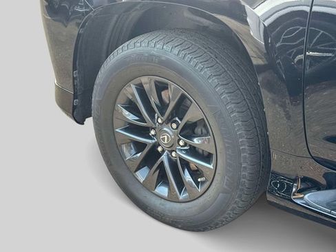 Certified 2023 Lexus GX 460 Premium w/ Premium Package AWD/4WD image 10