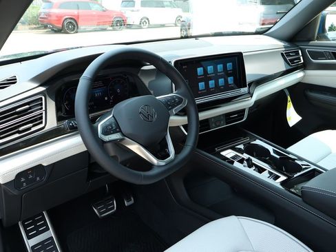 Used 2025 Volkswagen Atlas Cross Sport SEL Premium R-Line AWD/4WD image 13