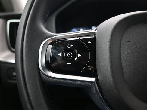 Used 2019 Volvo XC60 T5 Inscription w/ Protection Package Premier image 24