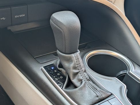 Used 2022 Toyota Camry LE FWD image 30
