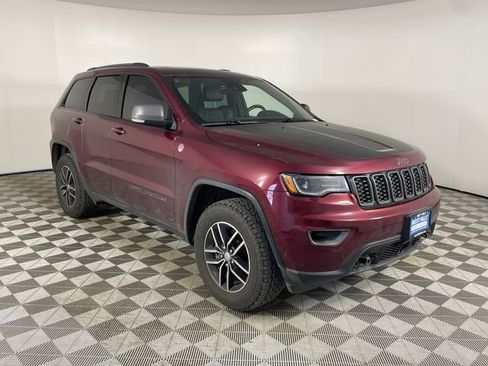 Used 2017 Jeep Grand Cherokee Trailhawk w/ Trailhawk Luxury Group AWD/4WD image 17