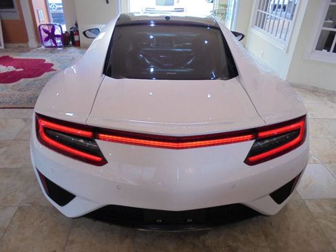 Used 2017 Acura NSX image 31